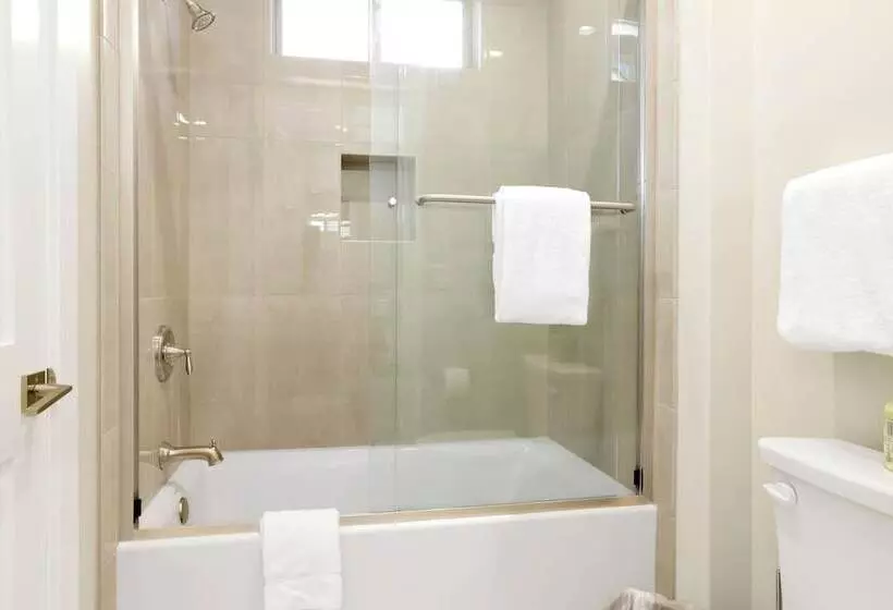 The Pines Retreat #2336