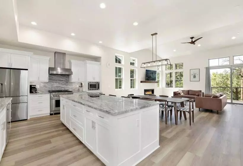 The Pines Retreat #2336