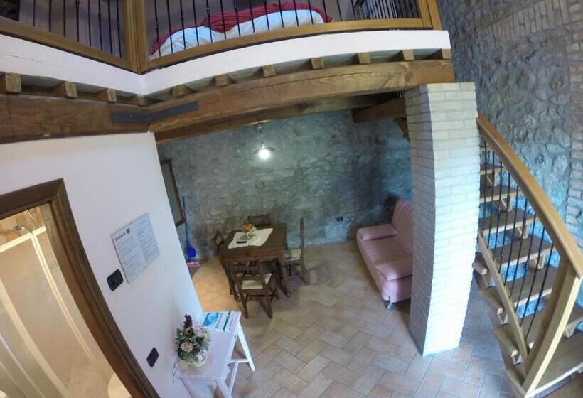 Отель Agriturismo Poggio Della Capanna