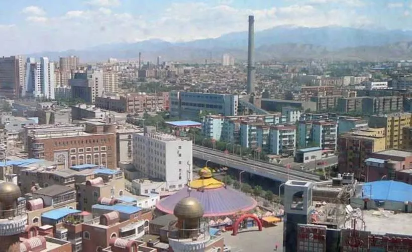 Hotelli Urumqi Dingfu