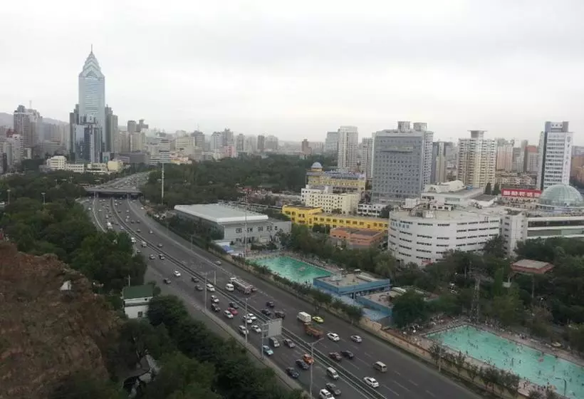 Hotelli Urumqi Dingfu