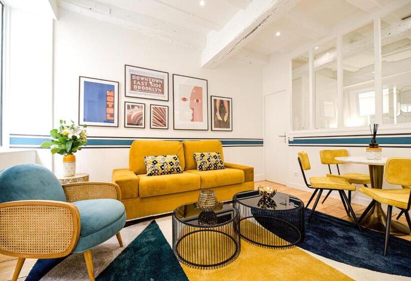 تختخواب و صبحانه Kaza Bella   Haut Marais Modern Flat With Small Pool