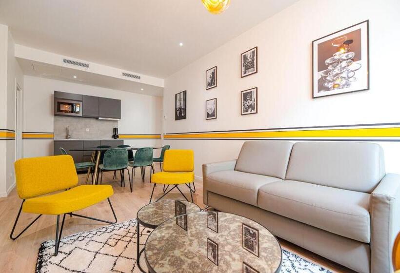 تختخواب و صبحانه Kaza Bella   Haut Marais Modern Flat With Small Pool