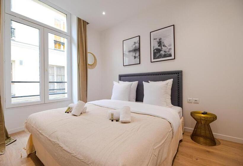 تختخواب و صبحانه Kaza Bella   Haut Marais Modern Flat With Small Pool