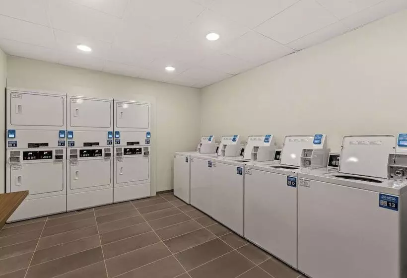 Hotelli Everhome Suites Glendale Sports Entertainment District