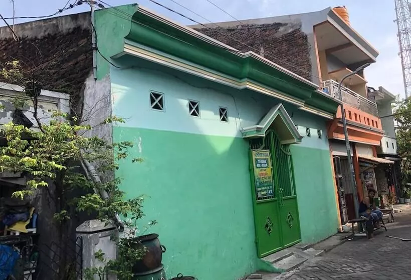 ホテル Spot On 94028 Homestay Pak To Syariah