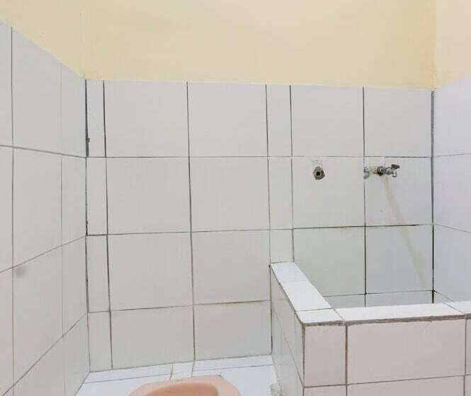 בית מלון כפרי Spot On 93988 Guest House Wijaya Syariah Near Alun Alun Kota Purwokerto