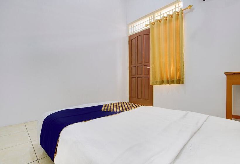 בית מלון כפרי Spot On 93988 Guest House Wijaya Syariah Near Alun Alun Kota Purwokerto