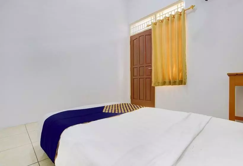 ホテル Spot On 93988 Guest House Wijaya Syariah Near Alun Alun Kota Purwokerto