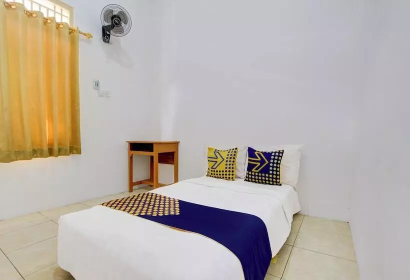 ホテル Spot On 93988 Guest House Wijaya Syariah Near Alun Alun Kota Purwokerto