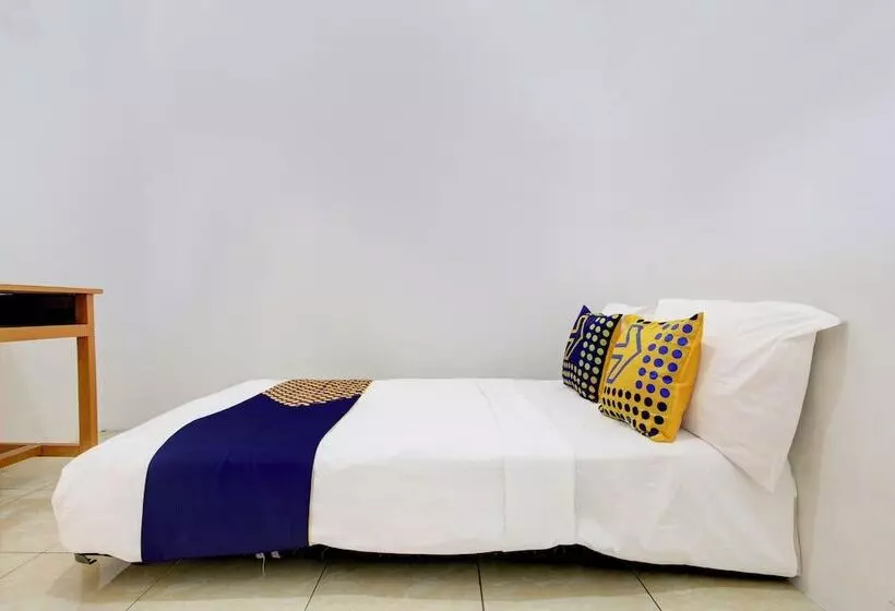 ホテル Spot On 93988 Guest House Wijaya Syariah Near Alun Alun Kota Purwokerto
