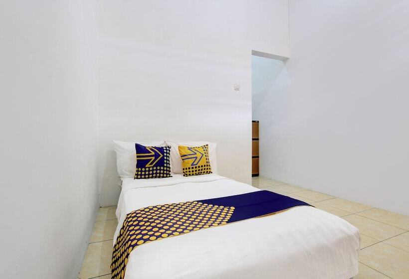 בית מלון כפרי Spot On 93988 Guest House Wijaya Syariah Near Alun Alun Kota Purwokerto