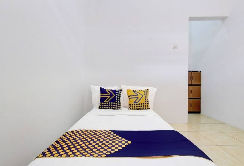 בית מלון כפרי Spot On 93988 Guest House Wijaya Syariah Near Alun Alun Kota Purwokerto