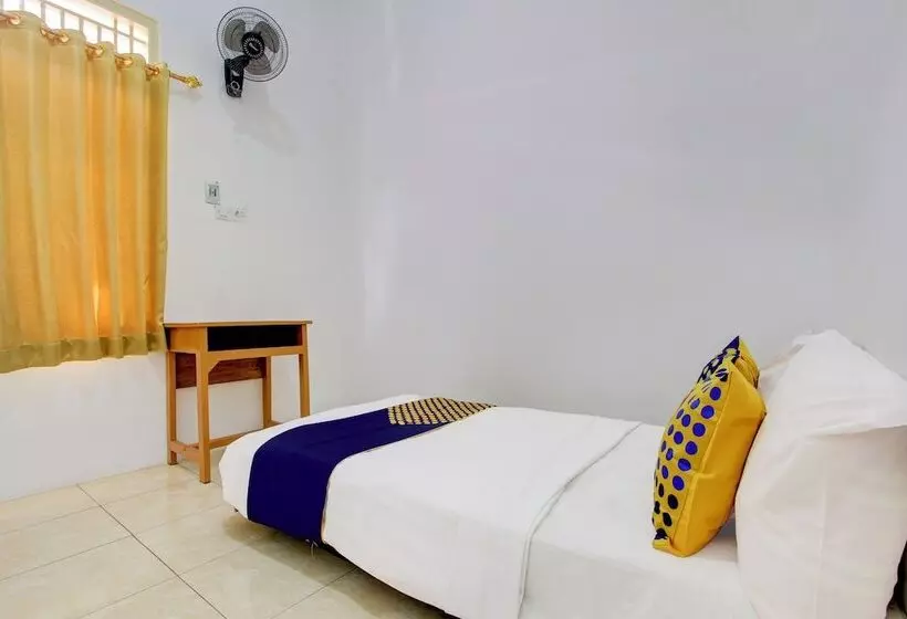 ホテル Spot On 93988 Guest House Wijaya Syariah Near Alun Alun Kota Purwokerto