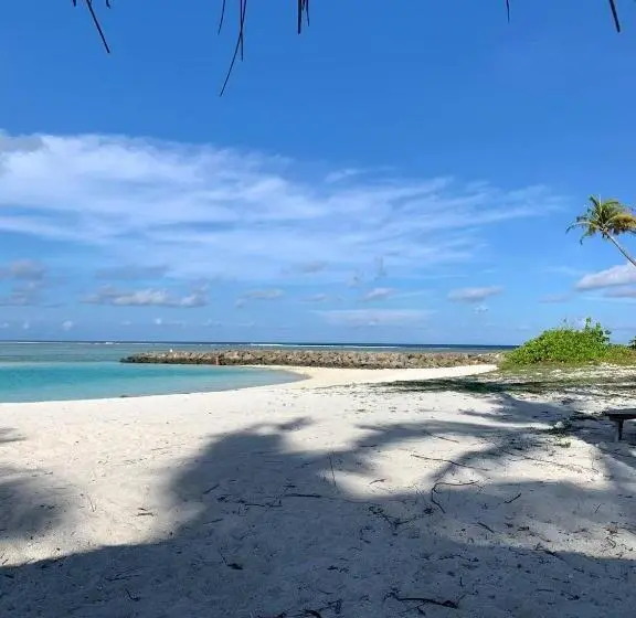 پانسیون Seabreeze View   Huraa Island