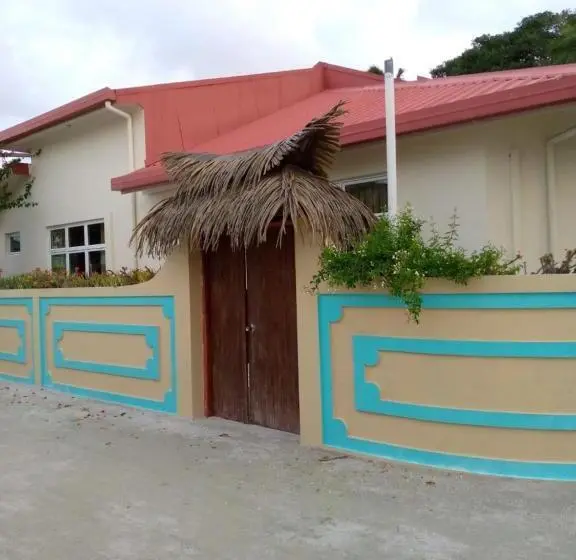 پانسیون Seabreeze View   Huraa Island