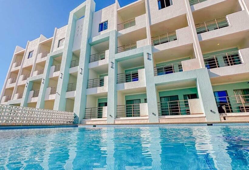 Costa Elegante Hotel & Suites