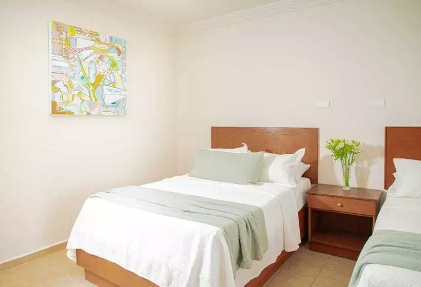 Costa Elegante Hotel & Suites