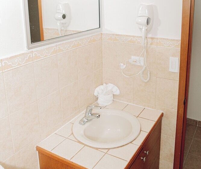 Costa Elegante Hotel & Suites