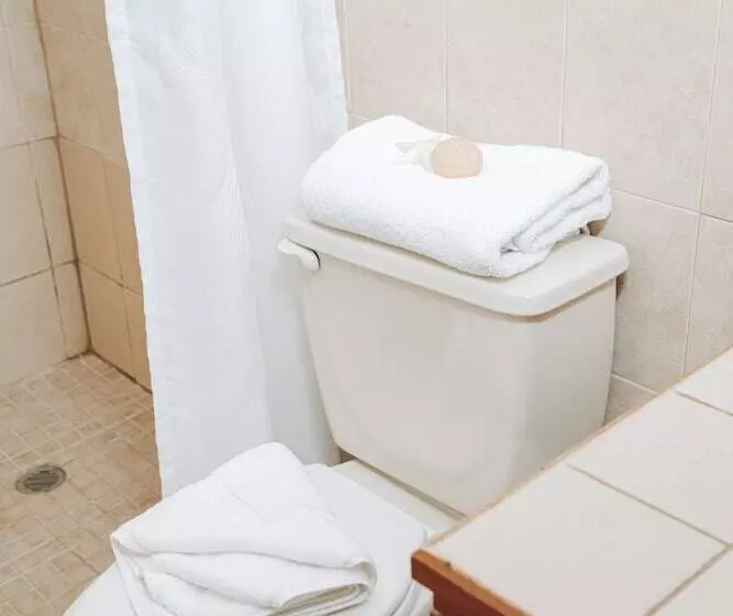 Costa Elegante Hotel & Suites