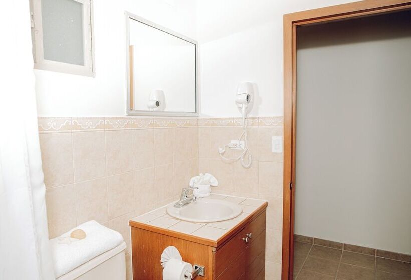 Costa Elegante Hotel & Suites