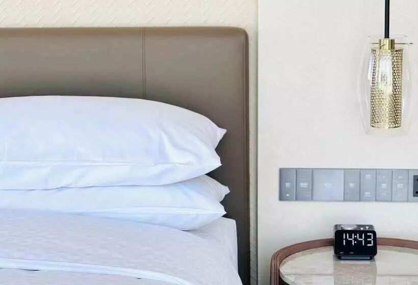 هتل Four Points By Sheraton Yantai