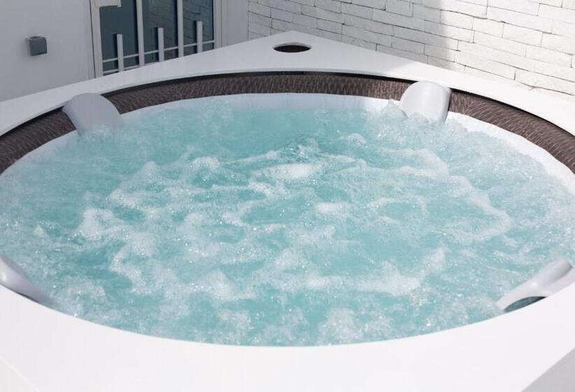 پانسیون Kapreece Luxury Home