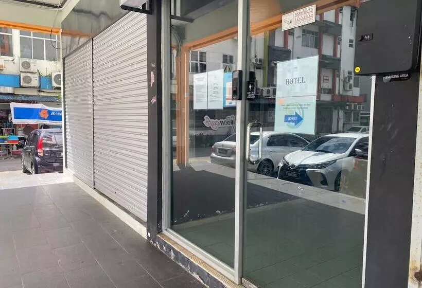 ユースホステル Checkinn Express Kuching