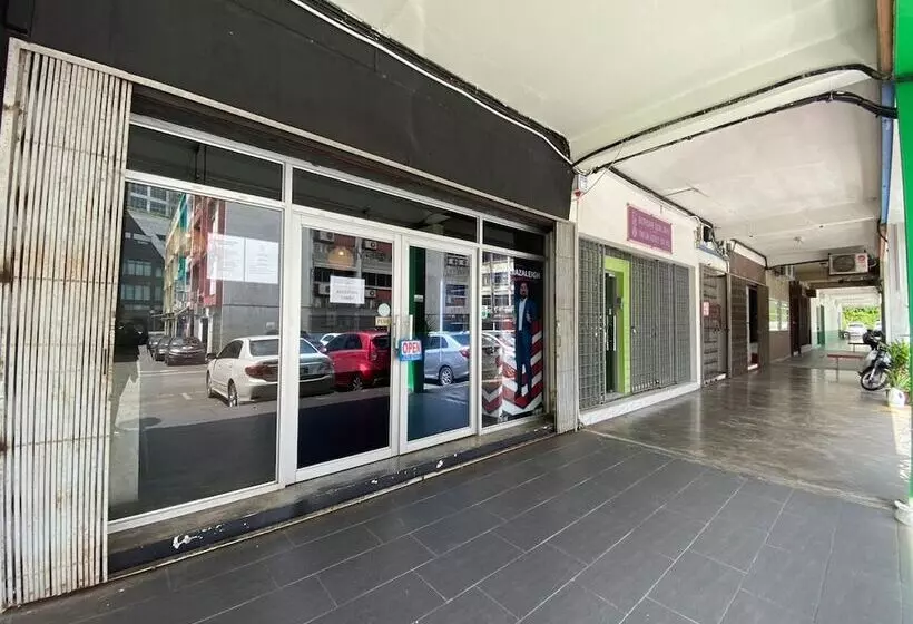 ユースホステル Checkinn Express Kuching