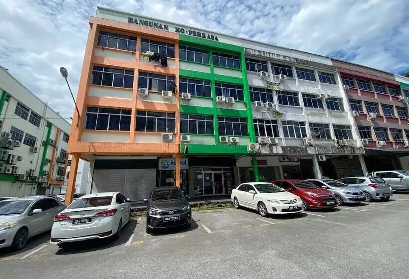 ユースホステル Checkinn Express Kuching