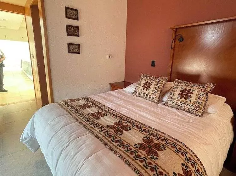 Hotelli Anuies Valle De Bravo