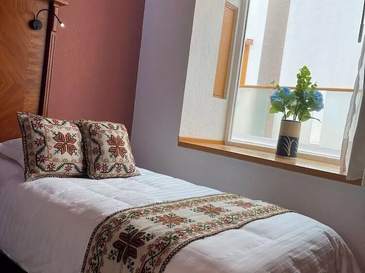 Hotelli Anuies Valle De Bravo