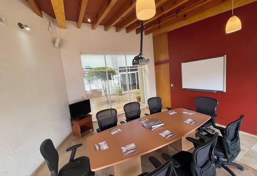 Hotel Anuies Valle De Bravo