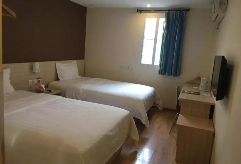Hotelli 7 Days Inn Chongqing Shapingba Pedestrian Street High Speed Railway Station