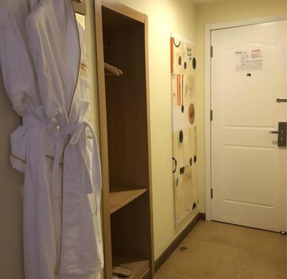 Отель Commune 1958