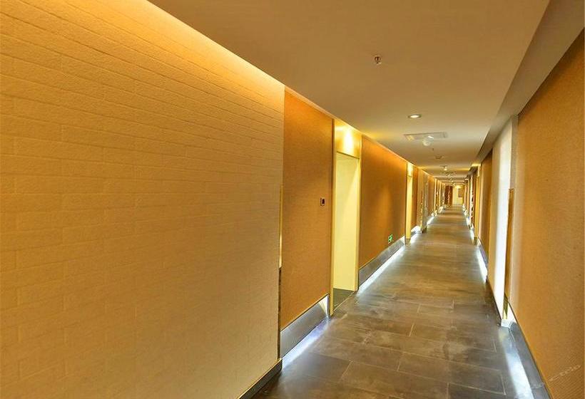 Отель Commune 1958