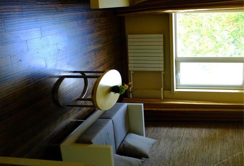 Отель Commune 1958