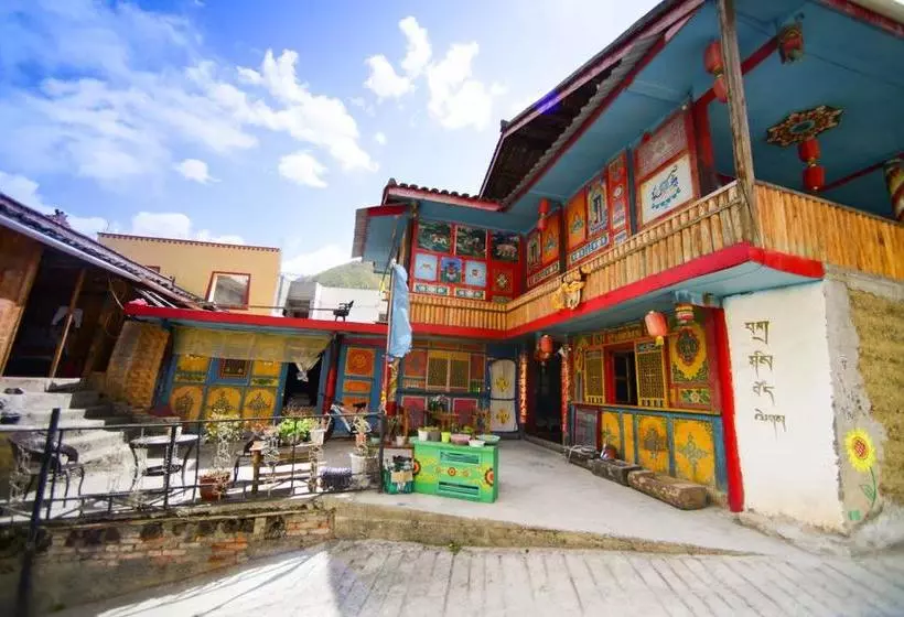 Retkeilymaja Ando Tibetan Inn