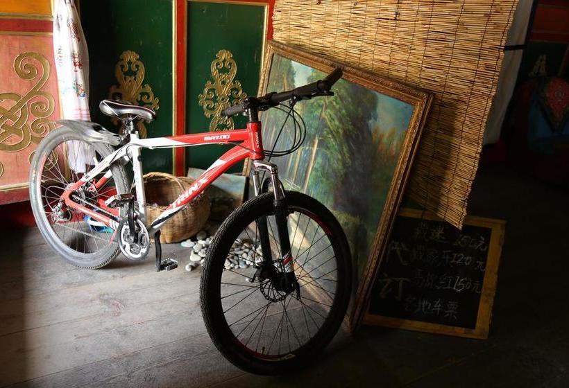 הוסטל Ando Tibetan Inn