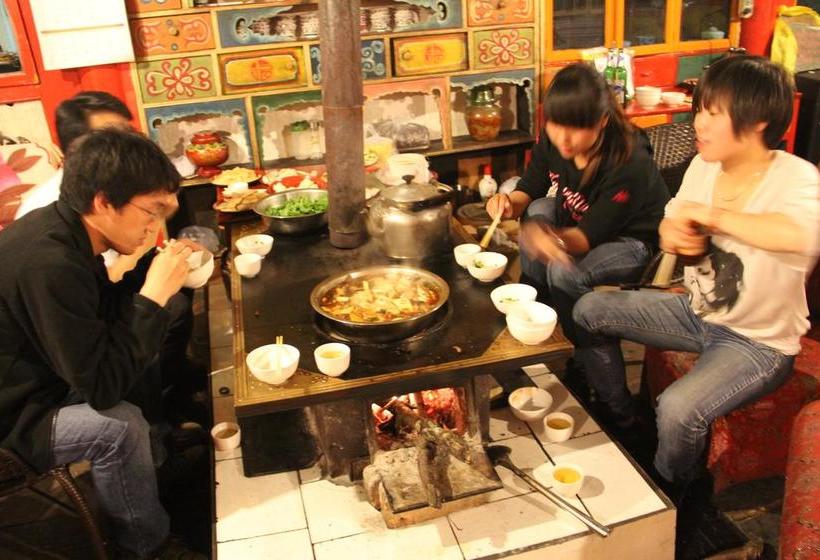 הוסטל Ando Tibetan Inn