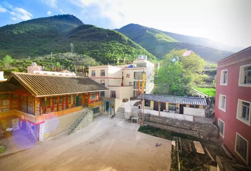 Retkeilymaja Ando Tibetan Inn