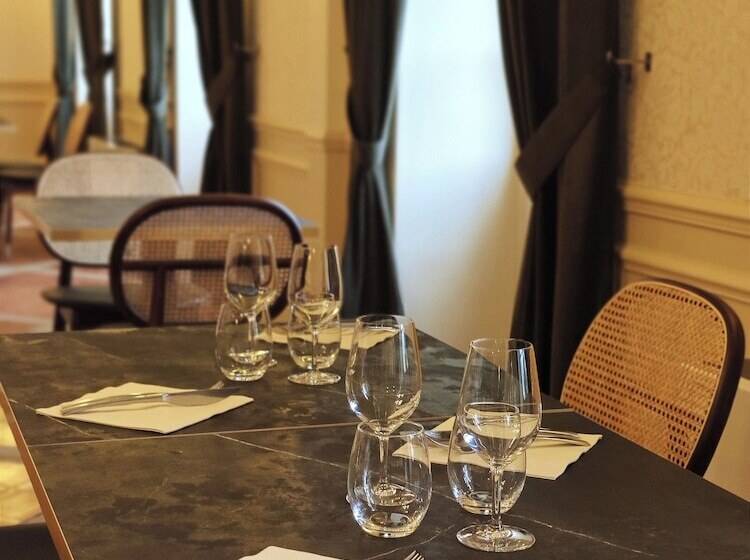 هتل Le Prieuré Corrèze