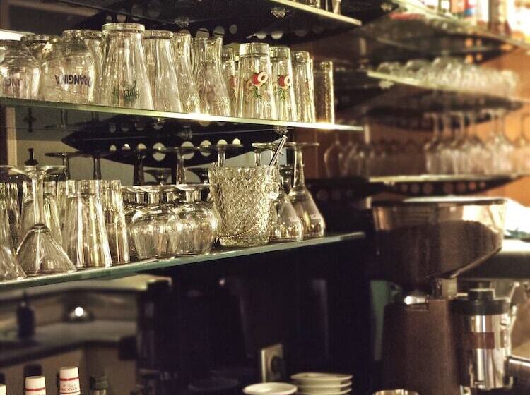 هتل Le Prieuré Corrèze