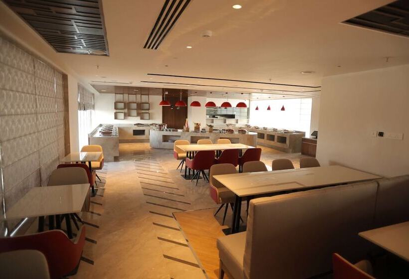 هتل Ramada By Wyndham Gorakhpur Gorakhnath Mandir Road