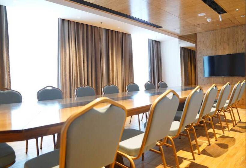 هتل Ramada By Wyndham Gorakhpur Gorakhnath Mandir Road