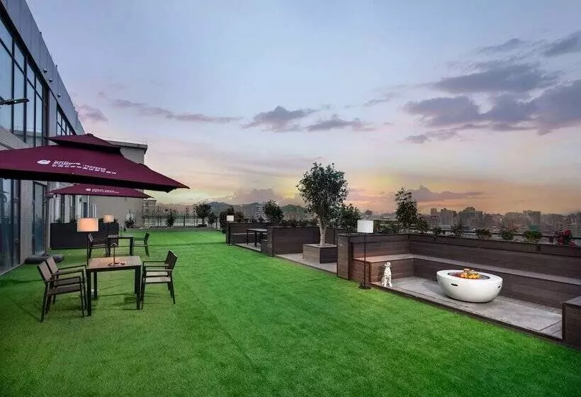 Hotelli Ramada Encore By Wyndham Dongguan Chang An