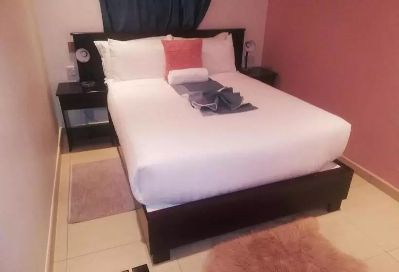 هتل The Tamek Palace