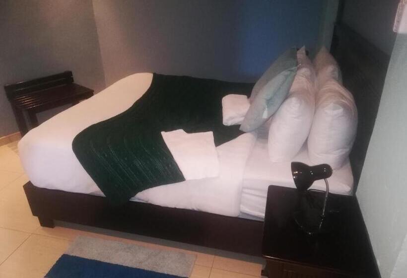 هتل The Tamek Palace