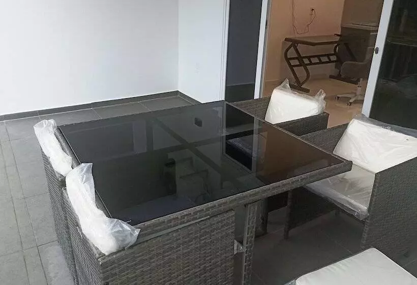 Anira Hotel & Suites