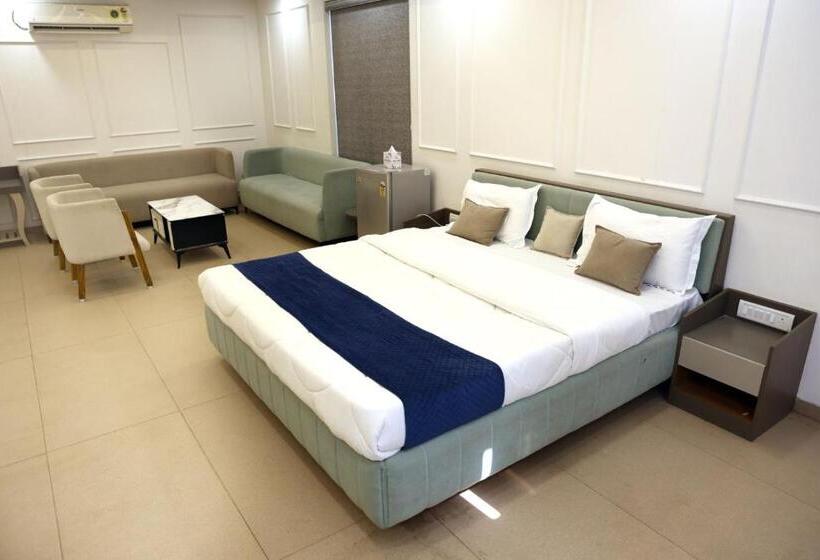 هتل Baroda Banquets